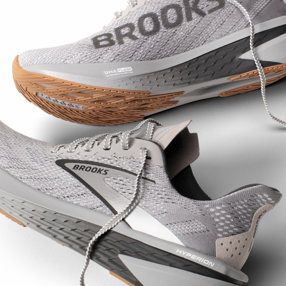 Men Brooks Hyperion 2 Track Spikes White / Black | KTJB04895