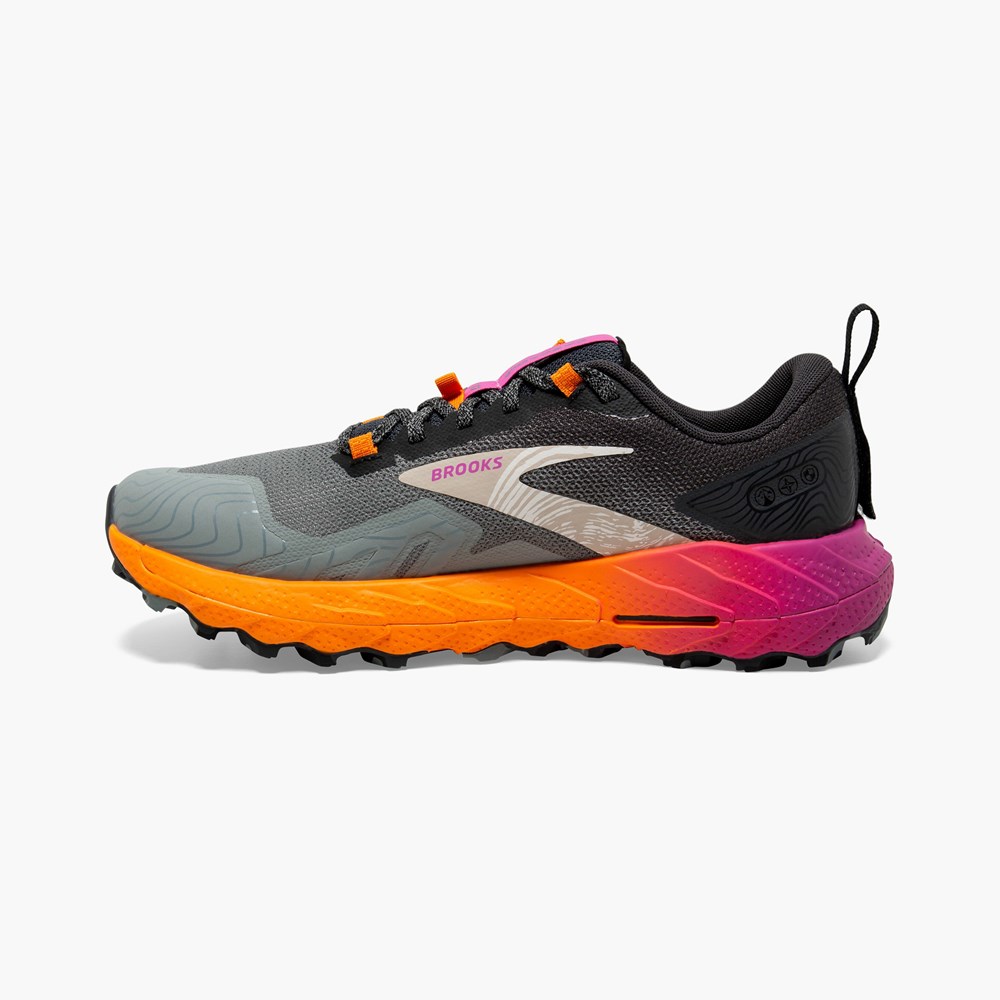 Women Brooks Cascadia 17 Hiking Shoes Coral / Black | XVYD95320